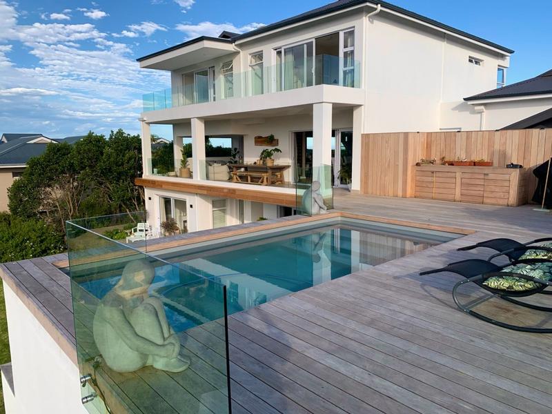 To Let 4 Bedroom Property for Rent in Brackenridge Western Cape